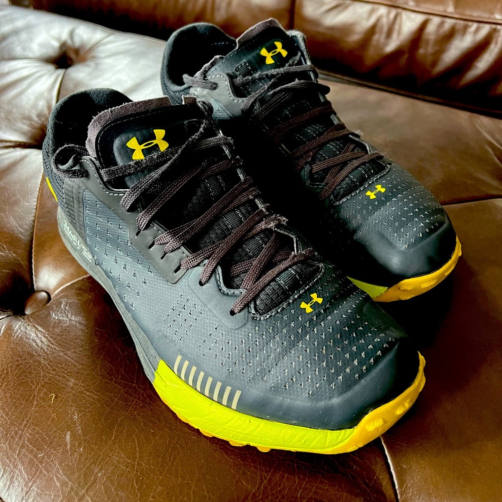 Under Armour Men’s Charged Sneakers Size 9